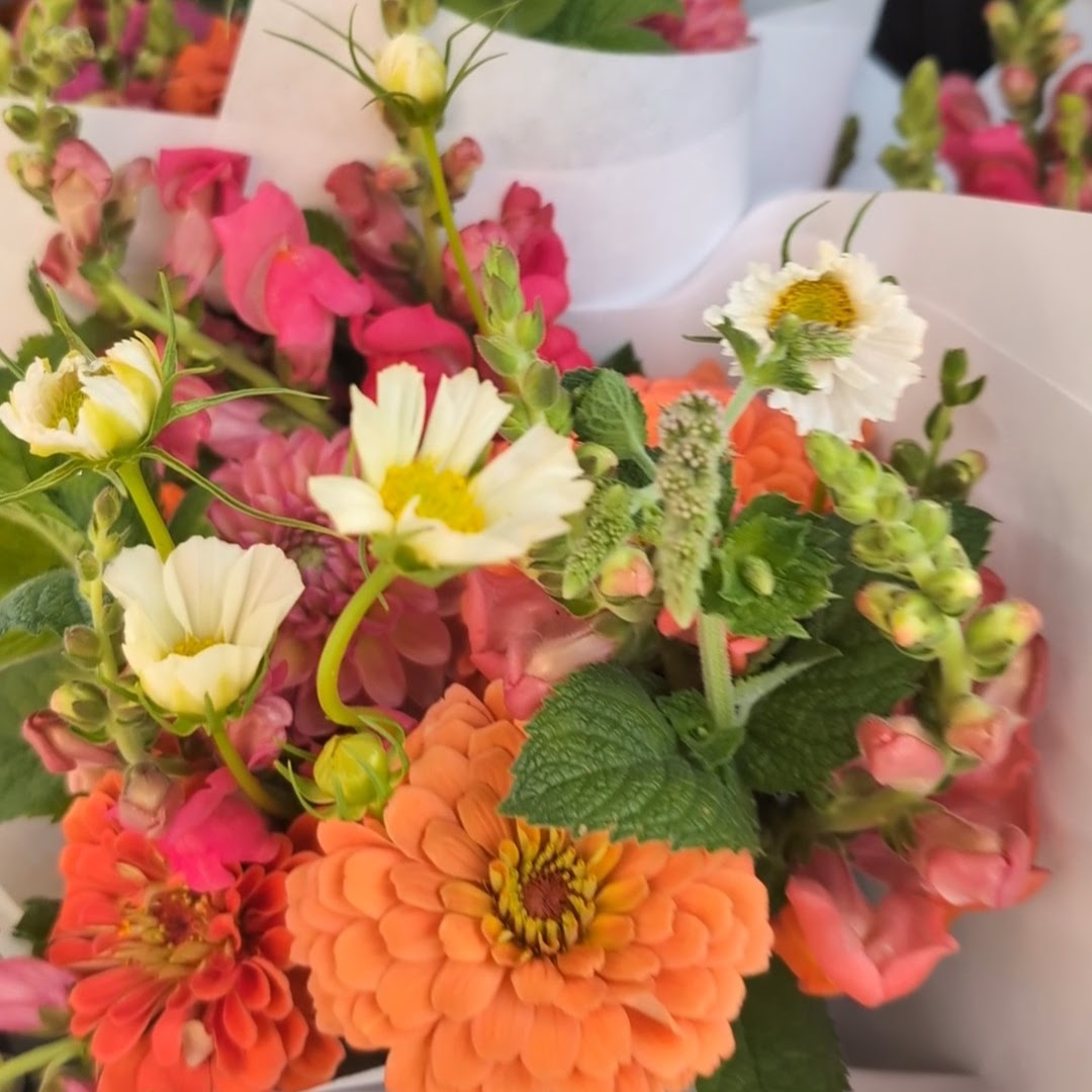 Classic Bouquet: Weekend Pickup @ the Garden
